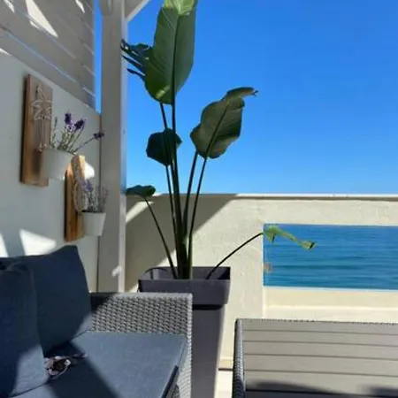 Nathalie's Beachfront Retimno