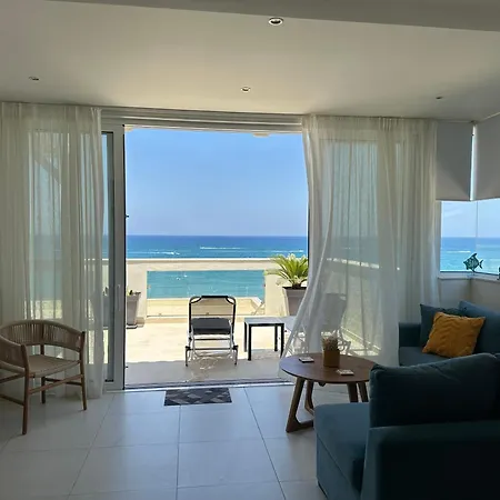 Nathalie's Beachfront Retimno