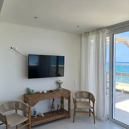 Nathalie's Beachfront Apartament Retimno